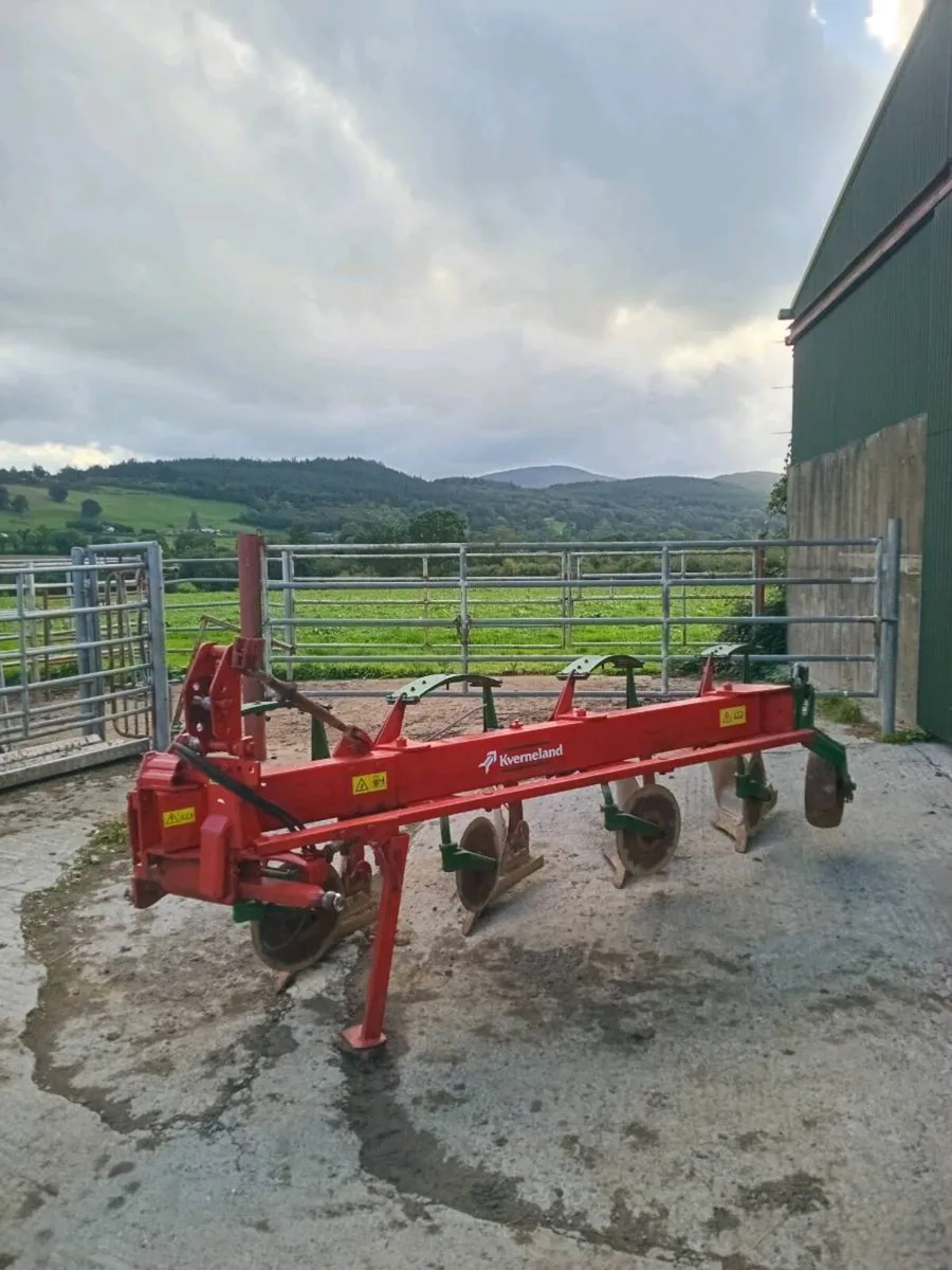 Kverneland 4 furrow vary width plough - Image 3