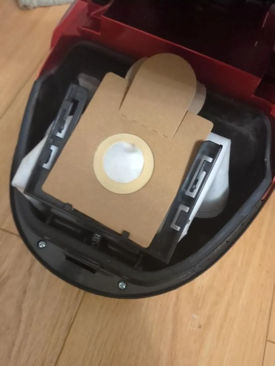 Morphy Richards Compact Bagged Vacuum Cleaner  Model 70090 - Image 4
