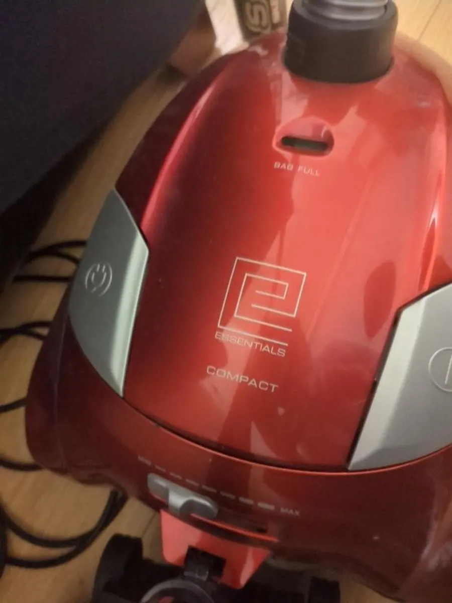 Morphy Richards Compact Bagged Vacuum Cleaner  Model 70090 - Image 2