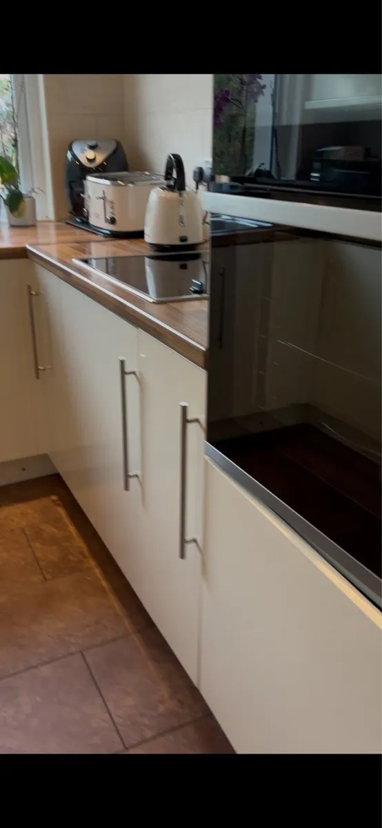 Kitchen doors sink washing machine bins - Image 4