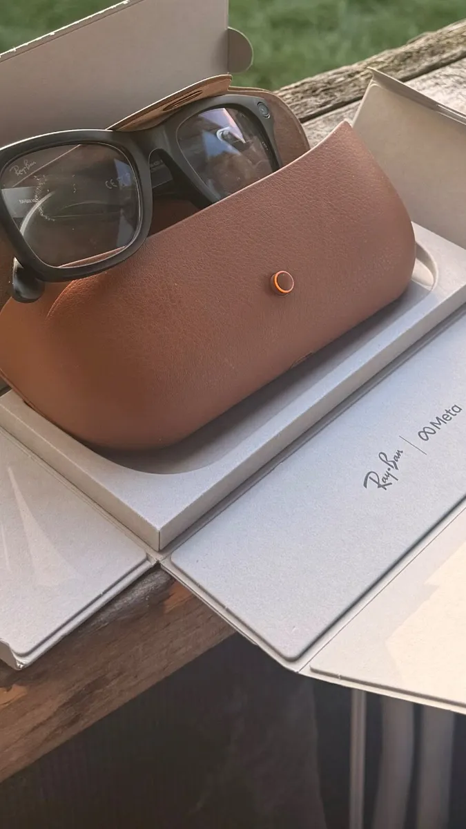Ray-Ban Meta Wayfarer Gen 2 – Matte Black / Transi - Image 2