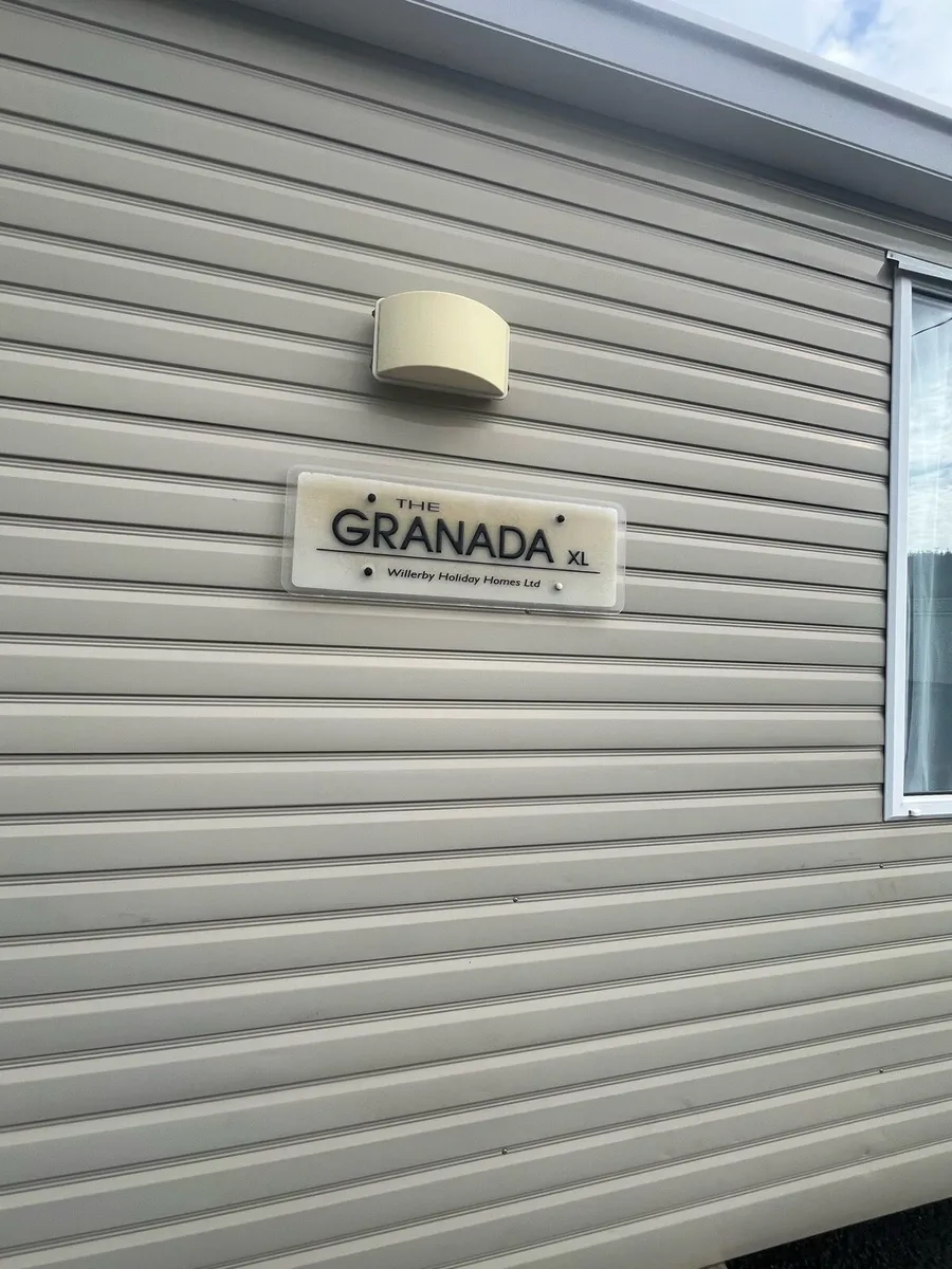 Willerby Granada @ Broomfield Mobile Homes - Image 2