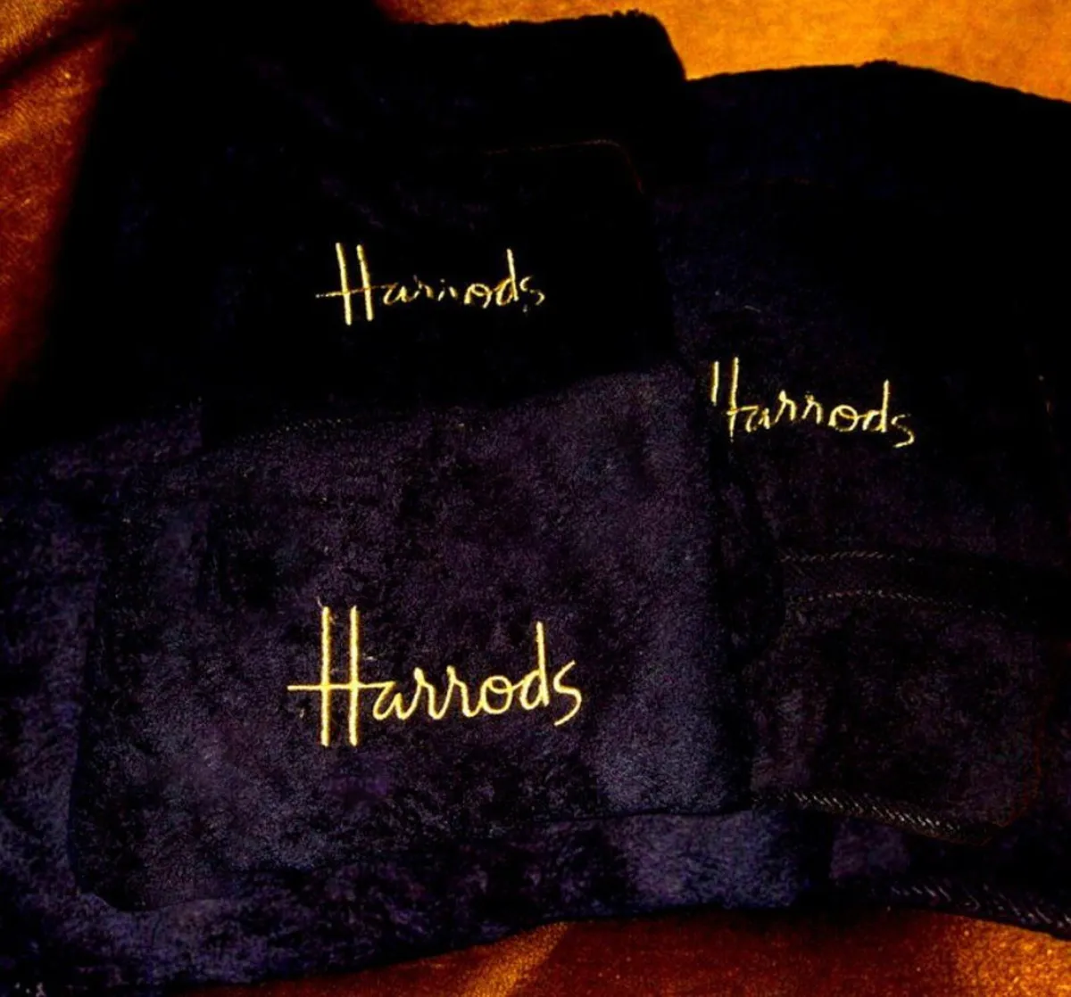 BNWT Authentic Harrods Luxury Towels - Set of 4 - Image 3