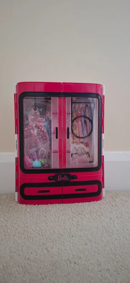 Barbie Wardrobe with accessories and Barbie Bakery - Image 1