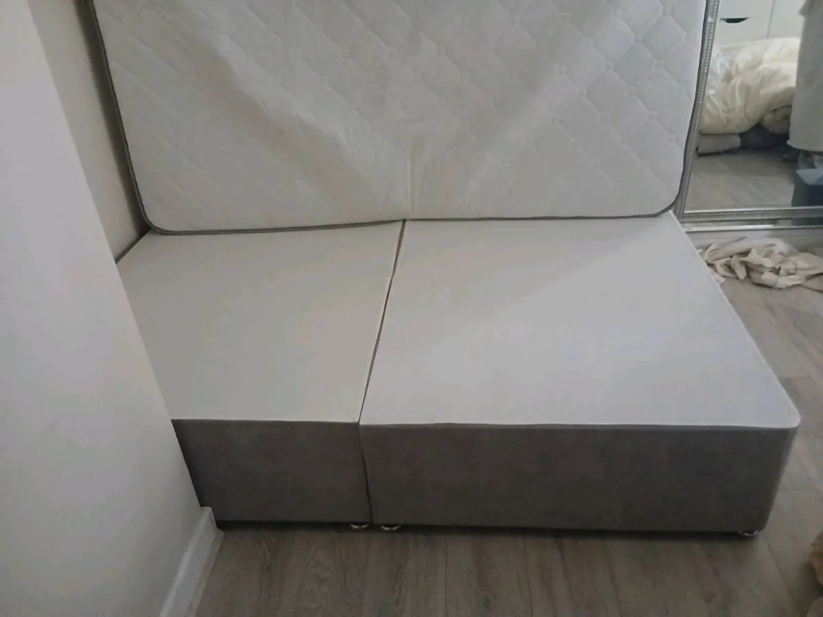 Bed - Image 2