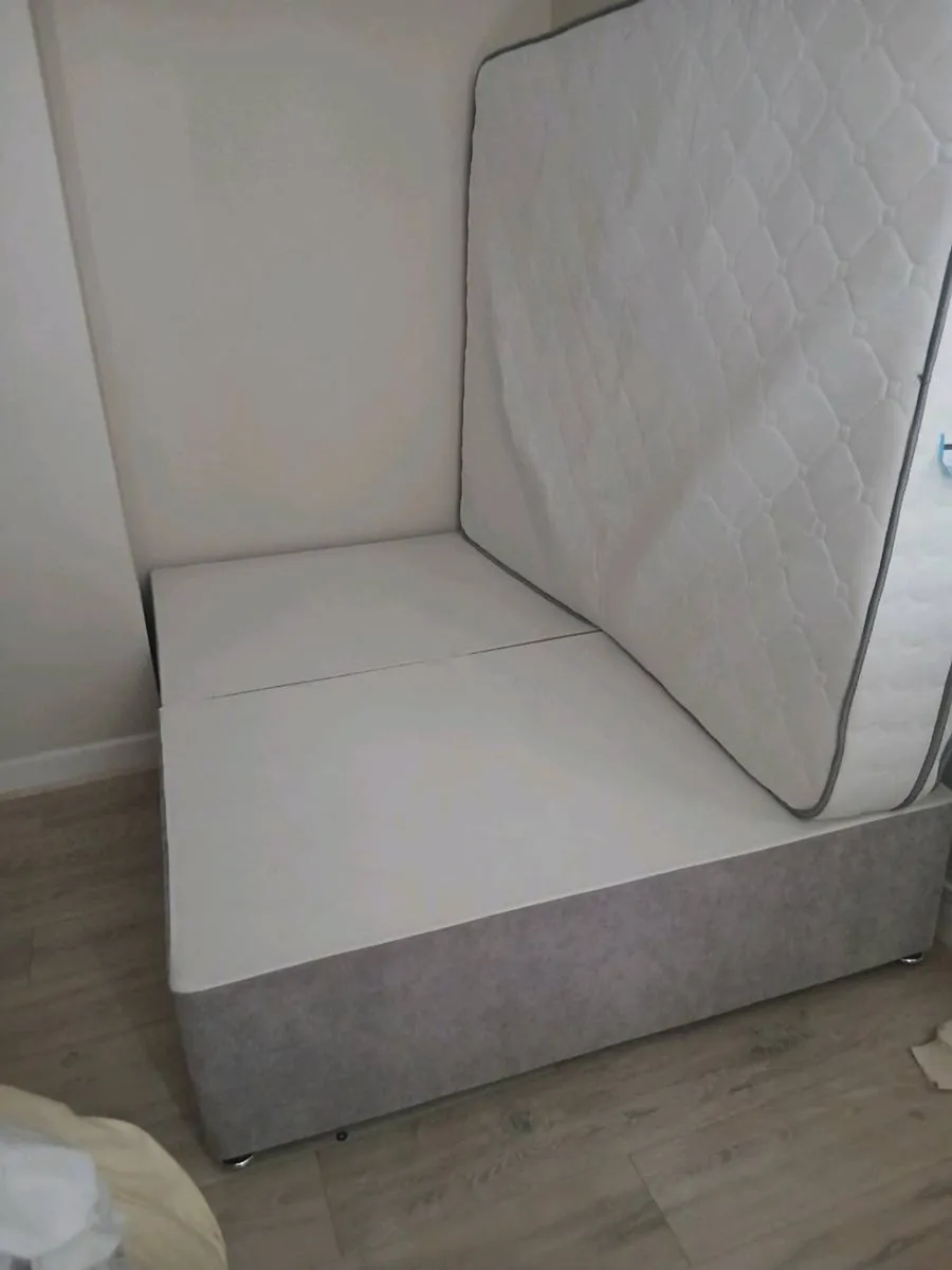 Bed - Image 3