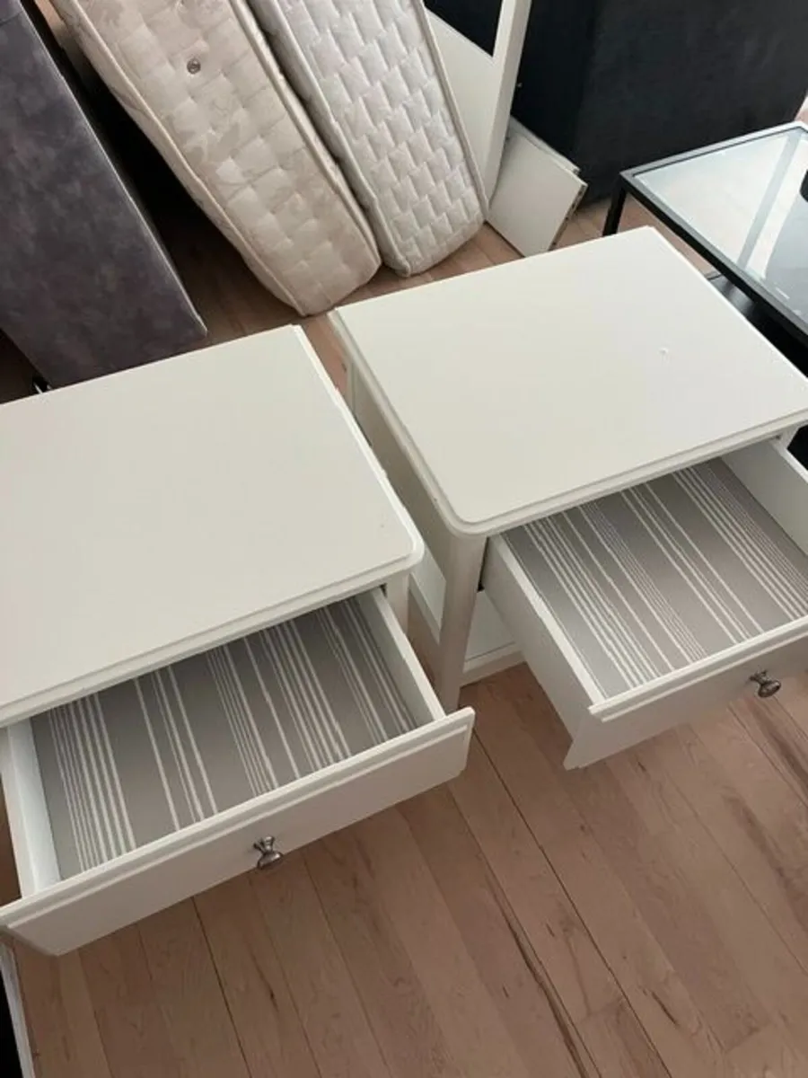 Pair of white bedside lockers - Image 2