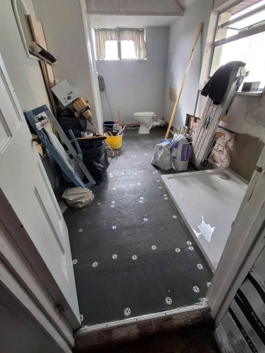 Bathroom renovations - Image 4