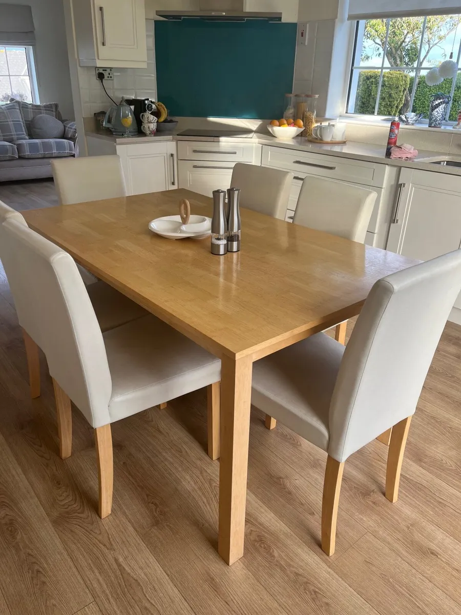 Table and  6 chairs - Image 4