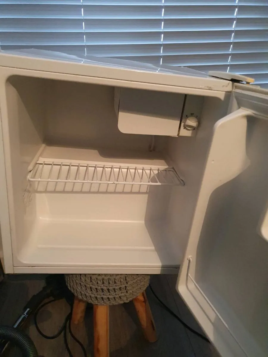 Small Fridge freezer - Image 2
