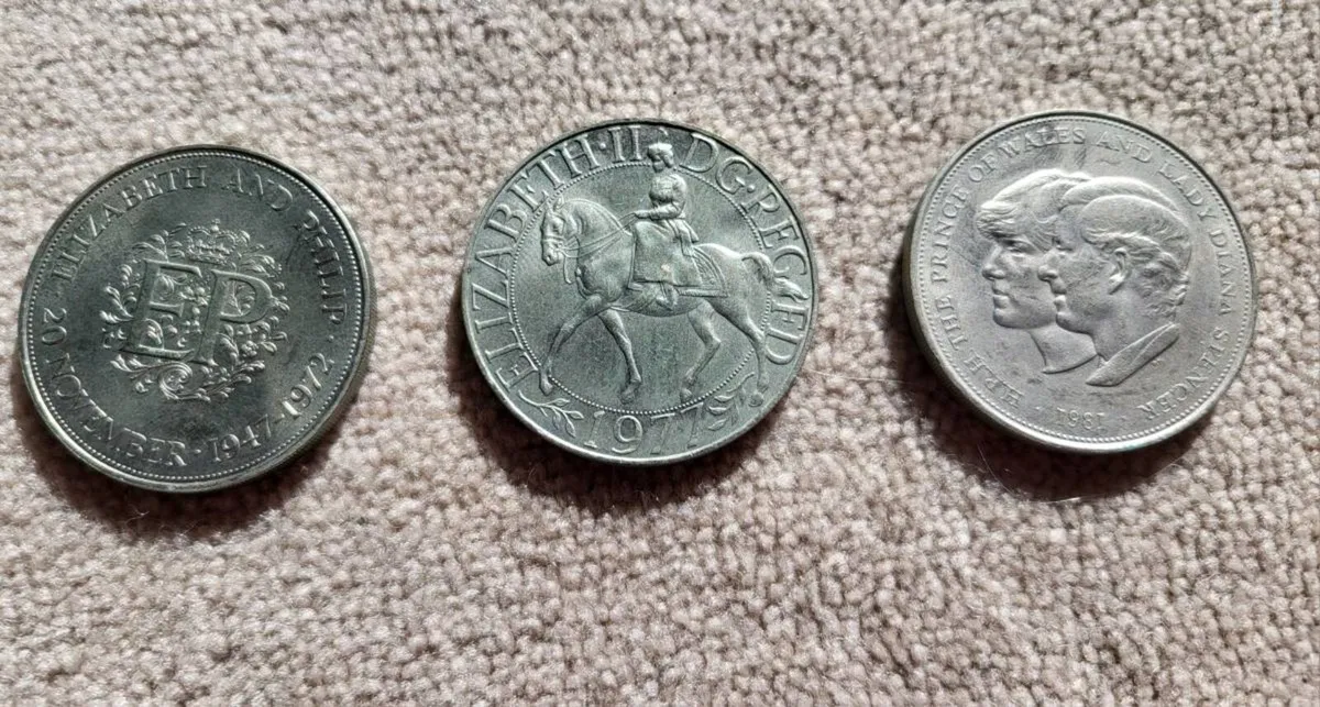 1972 , 1977 & 1981 Crowns - Image 1