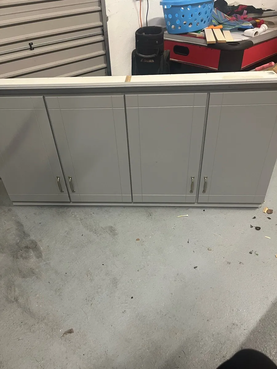 Kitchen units - Image 1