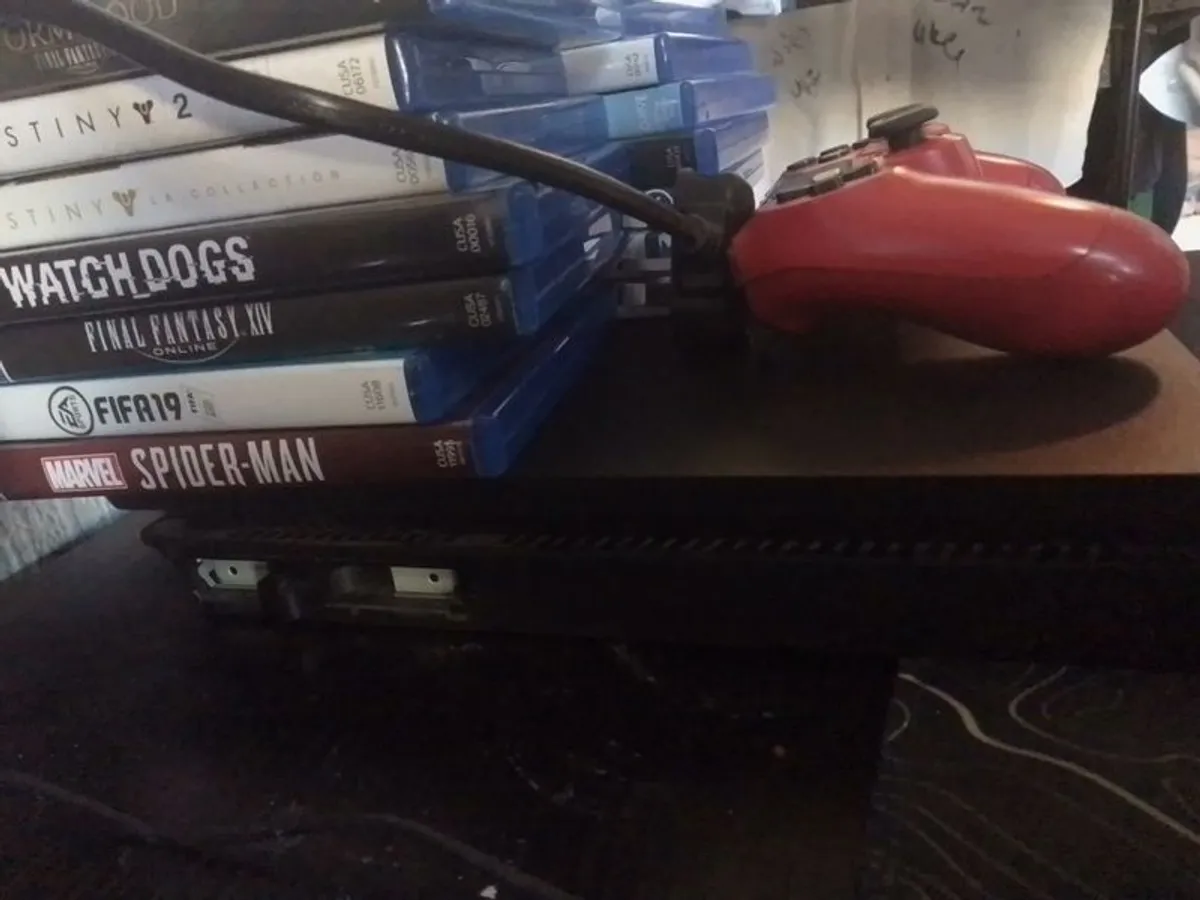 ps4 and game bundle - Image 2