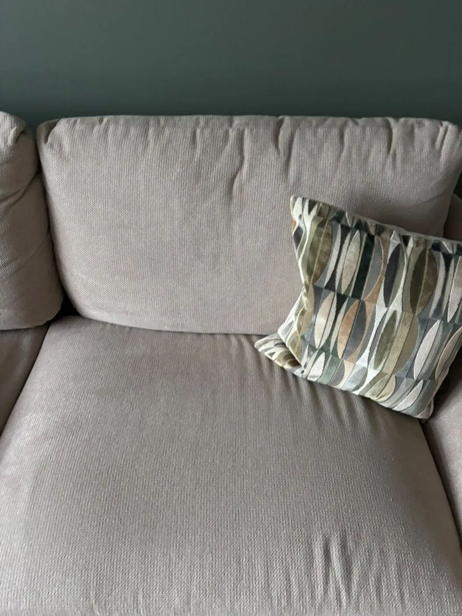 3 seater couch with foot soil - Image 3