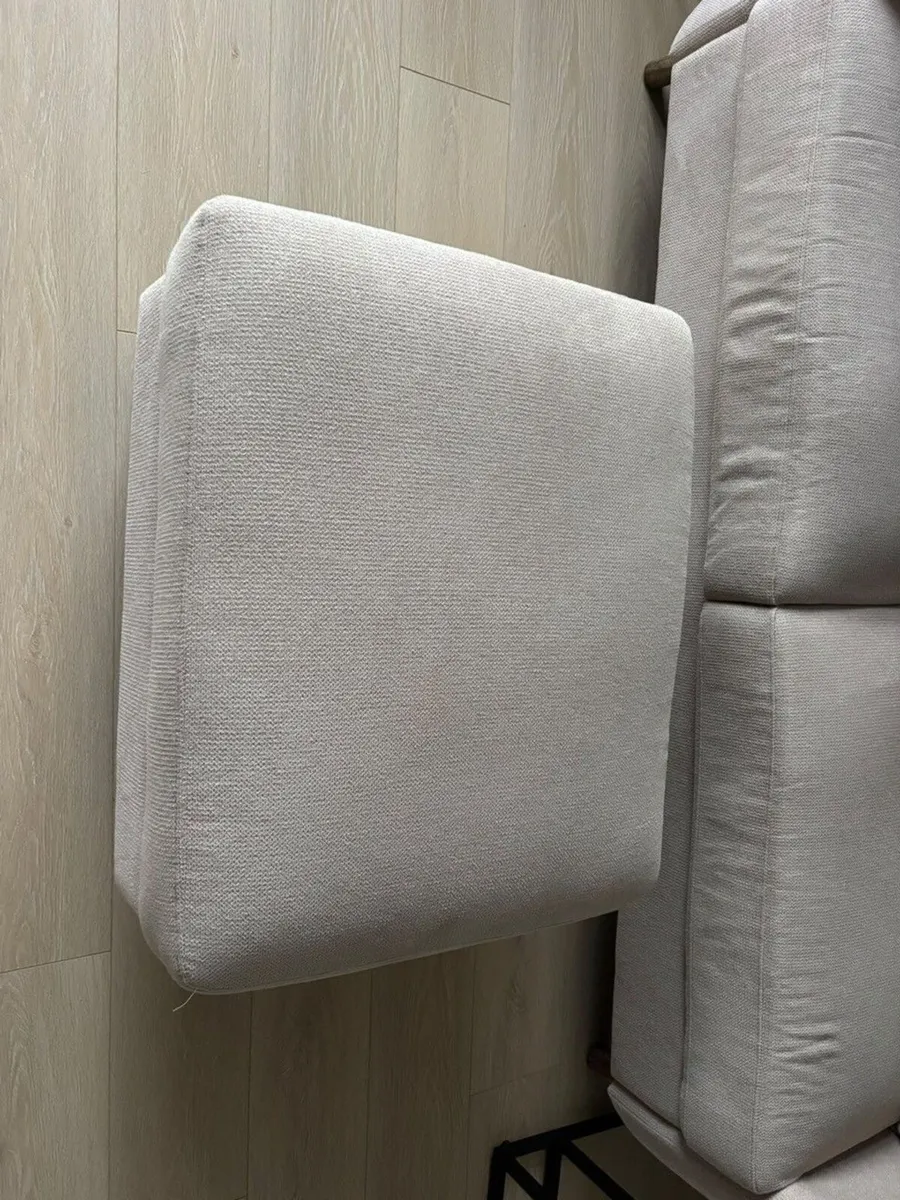 3 seater couch with foot soil - Image 4