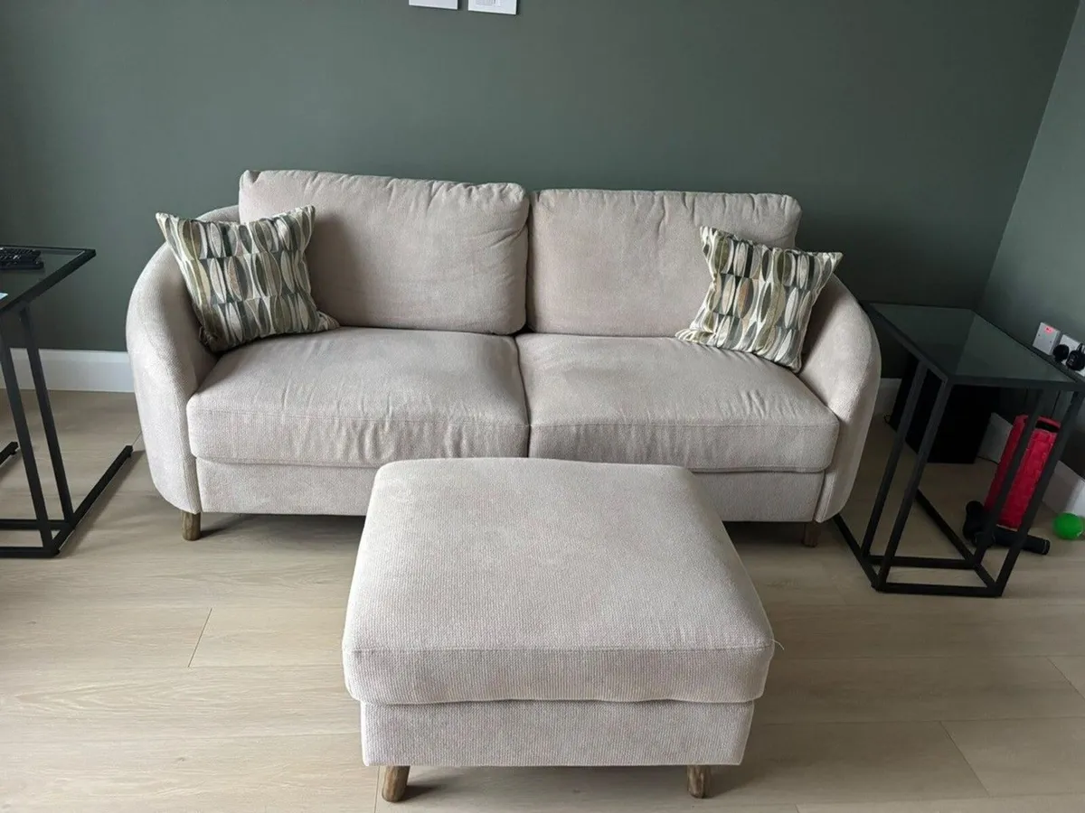 3 seater couch with foot soil - Image 1