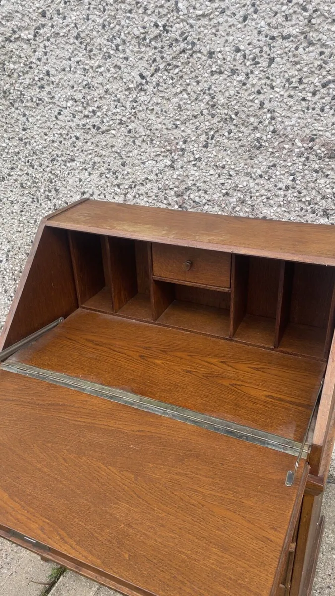 Classic Style Dresser - Image 4