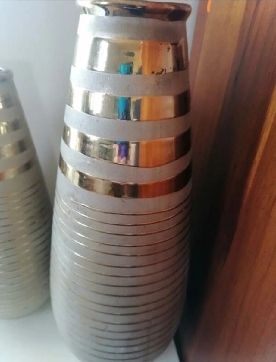 Set of Vases - Image 3