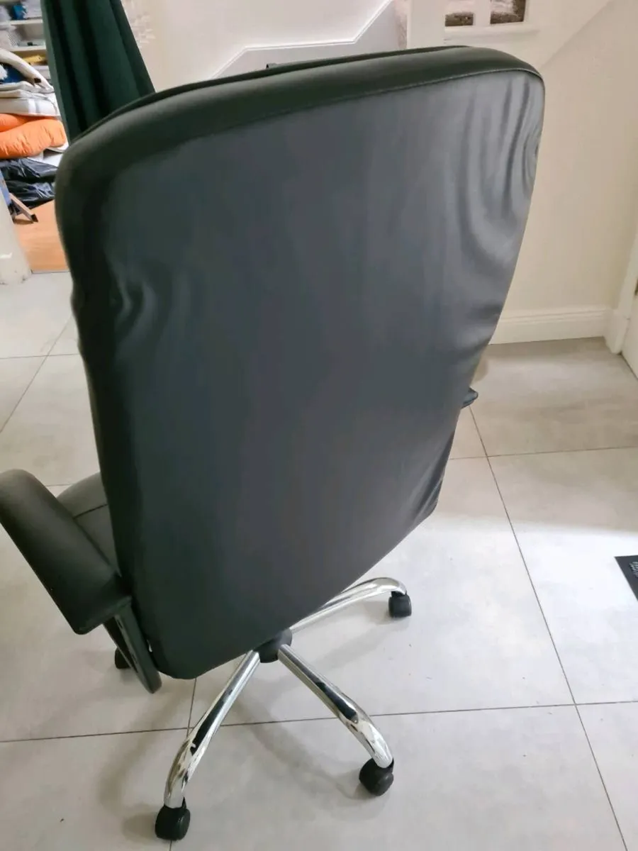 Office chair - Image 3