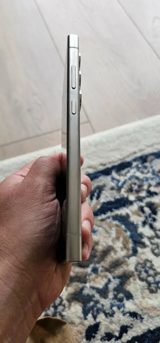 Samsung Galaxy S24Ultra 512GB,in mint condition - Image 3