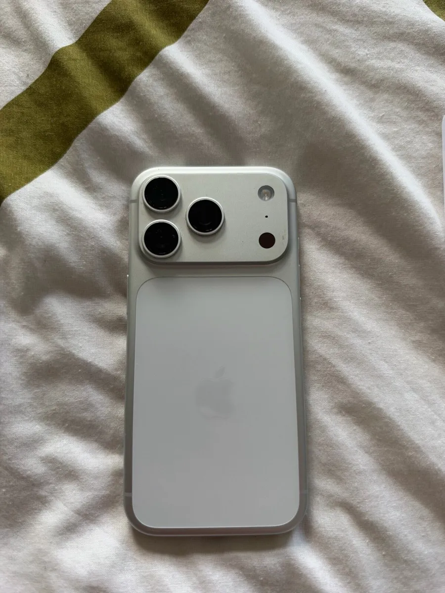 iPhone 17 Pro 256GB - Image 3