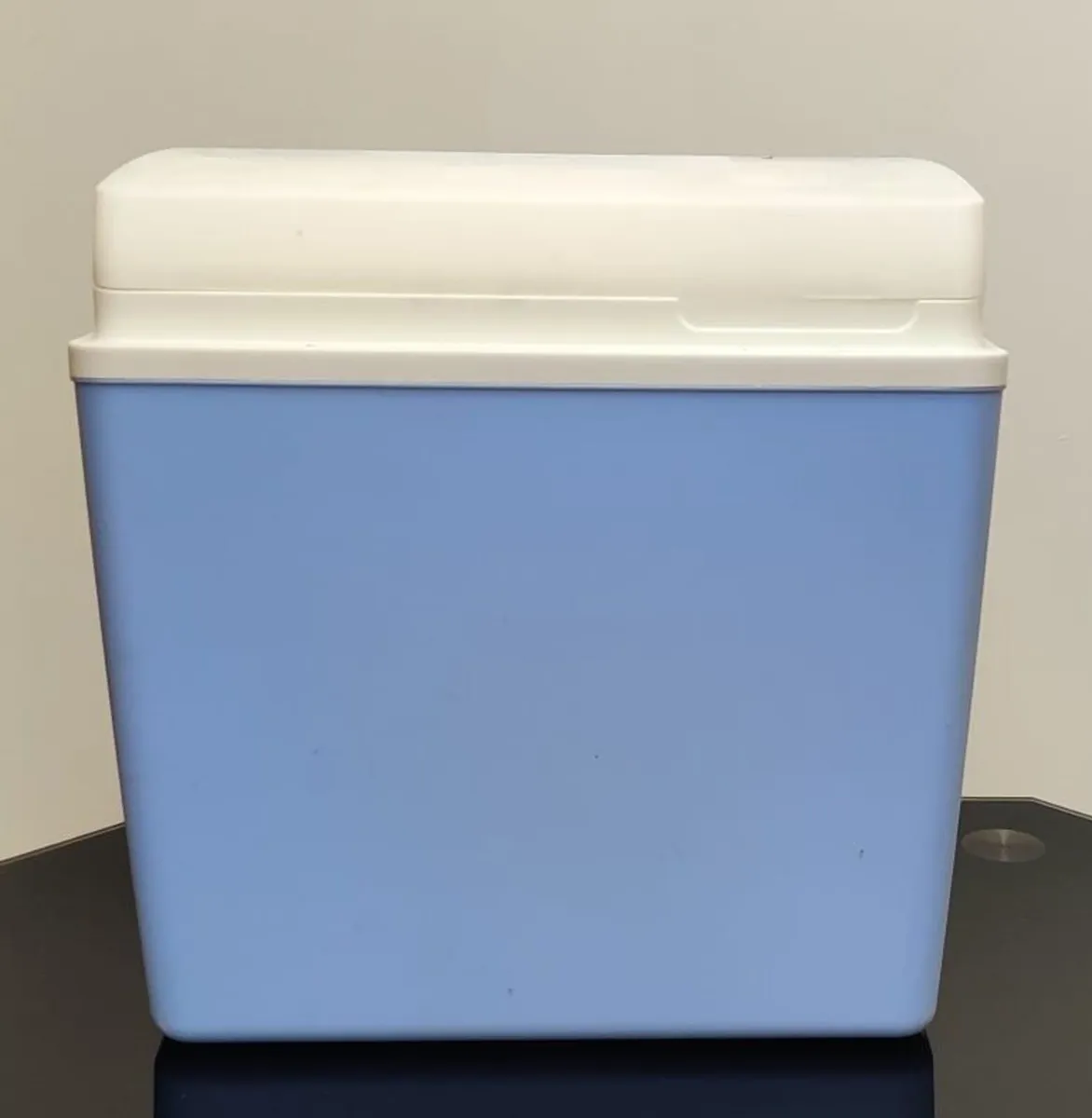 Cooler Box - Image 1