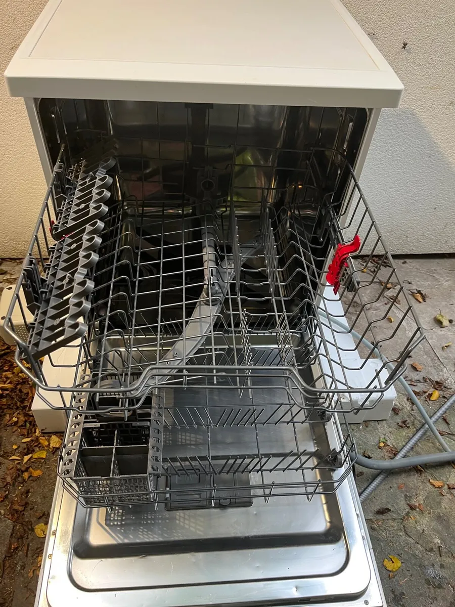 Dishwasher - Image 4