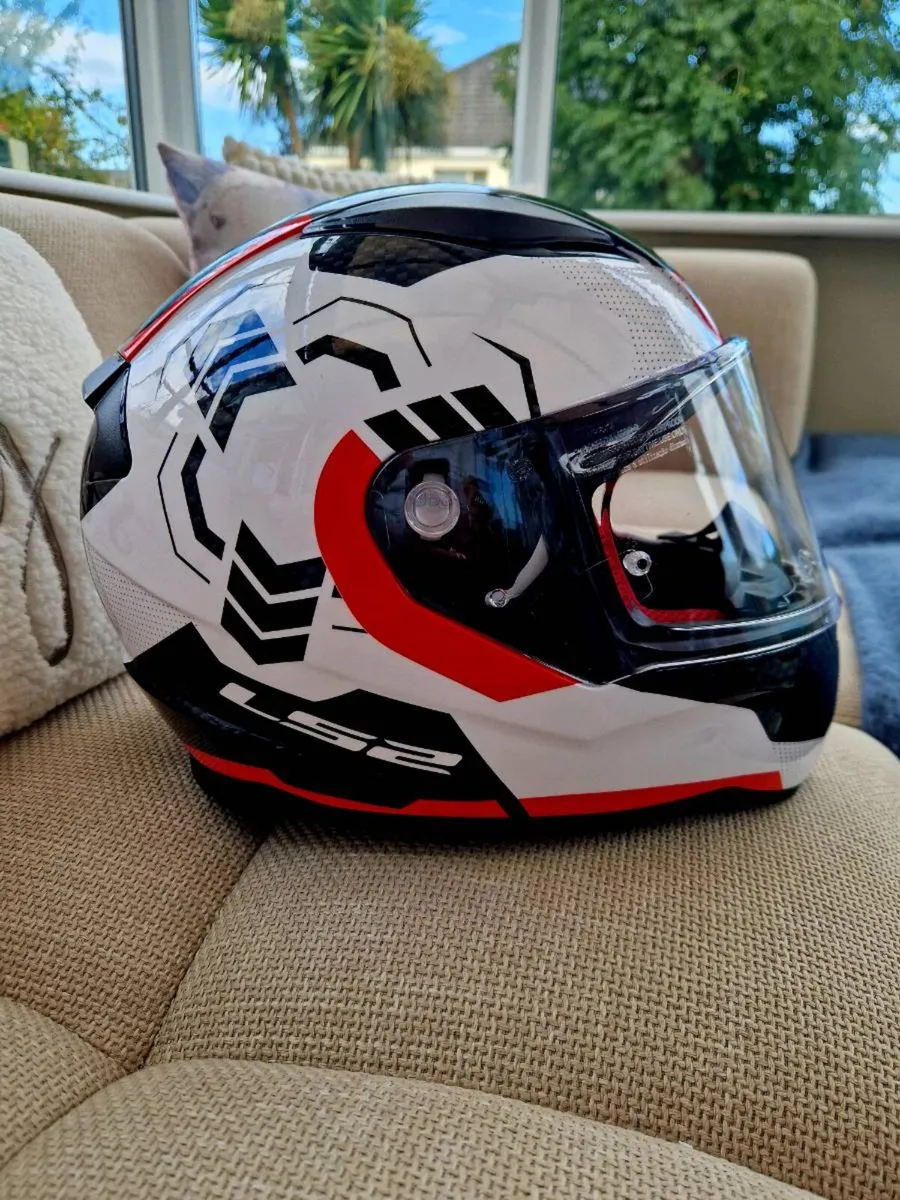 LS2 Rapid Helmet Full Face Size XL - Image 4