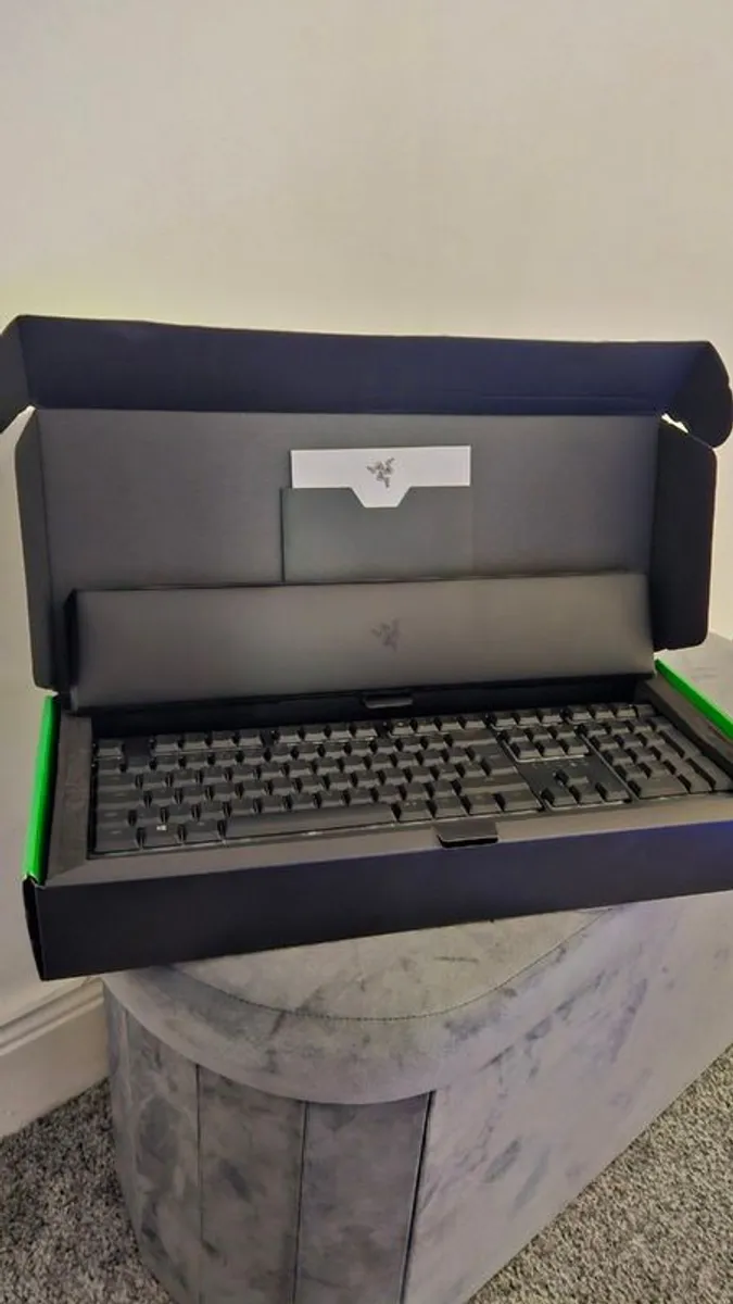 Razer ORNATA V2 mecha-membrane gaming keyboard - Image 2