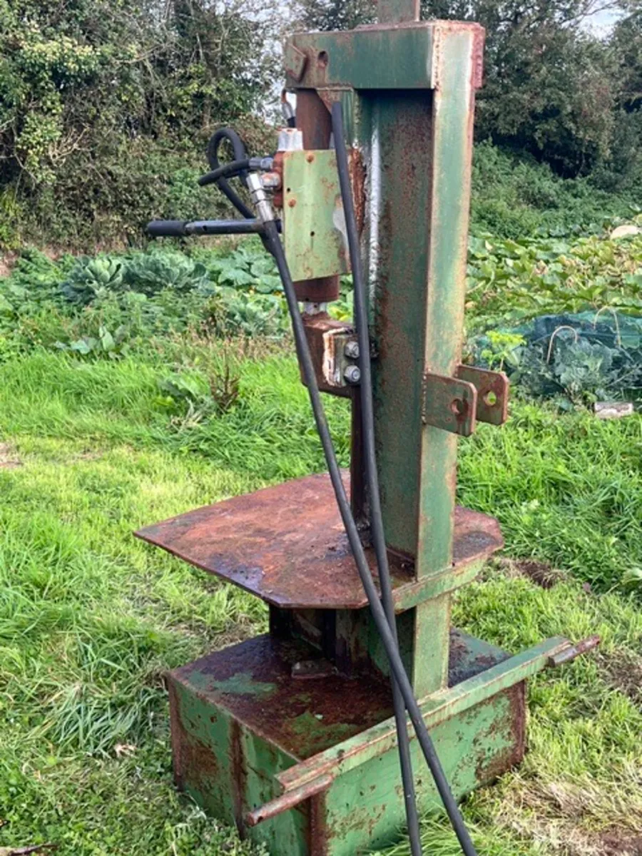 Log Splitter - Image 1
