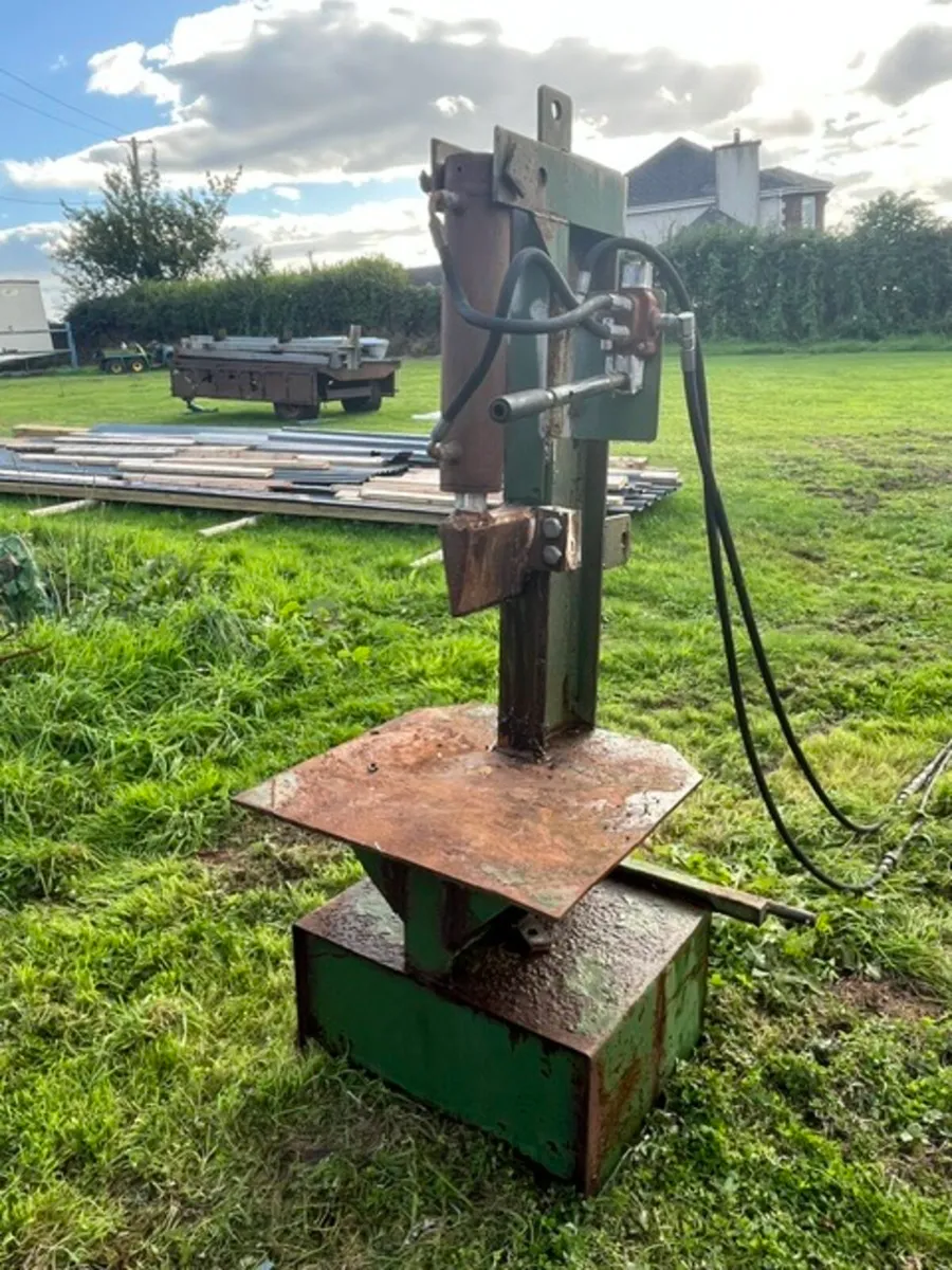 Log Splitter - Image 2