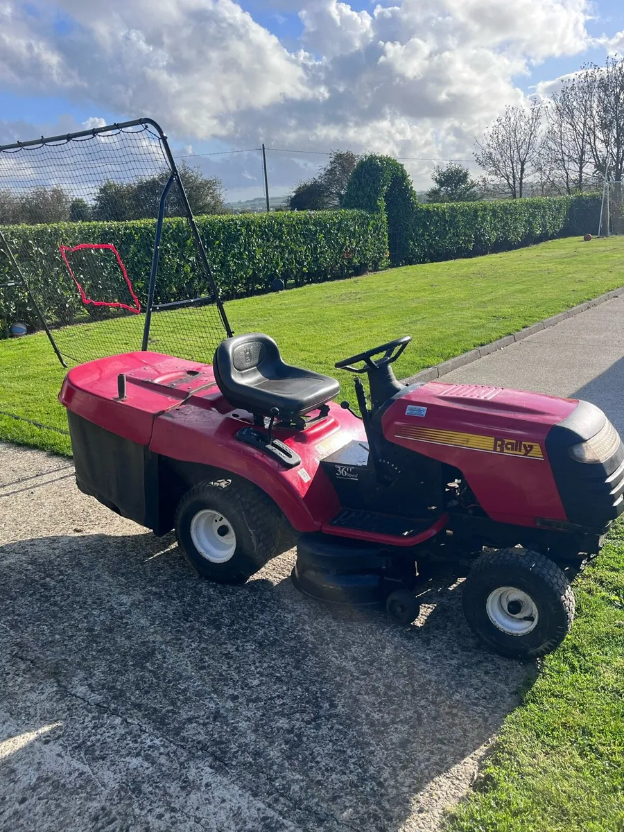 Ride on lawnmower - Image 2