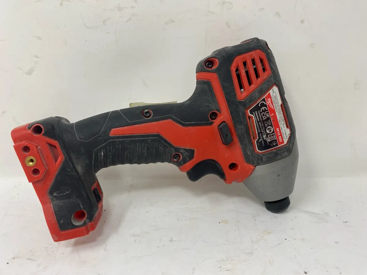 Milwaukee M18 Cordless Combi Drill Driver - Image 2