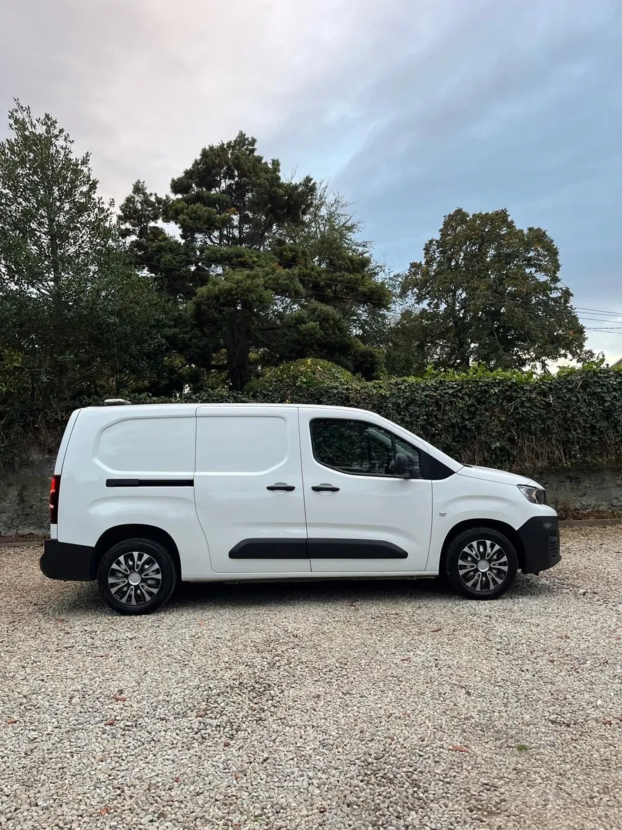 2022 Peugeot Partner LWB NEW DOE 09/27 Immaculate - Image 2