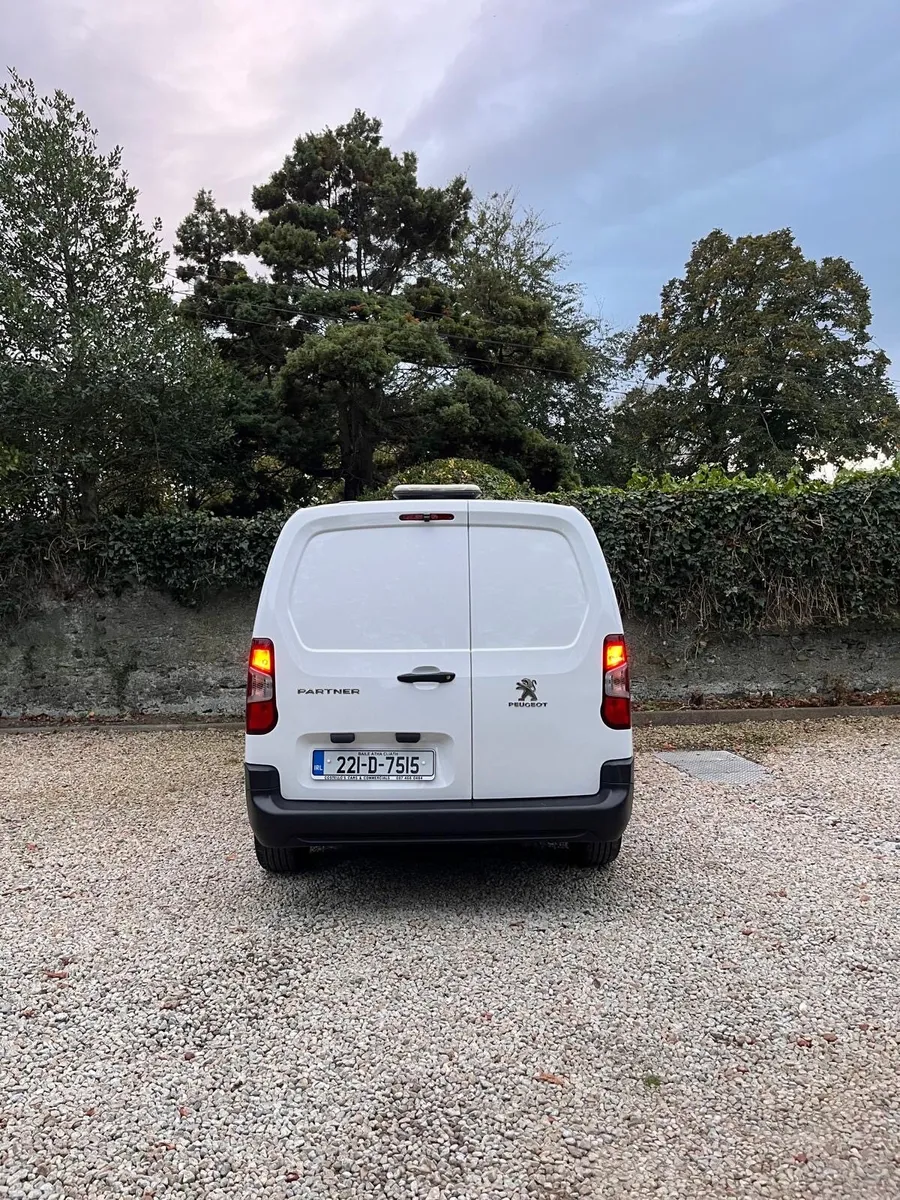 2022 Peugeot Partner LWB NEW DOE 09/27 Immaculate - Image 4
