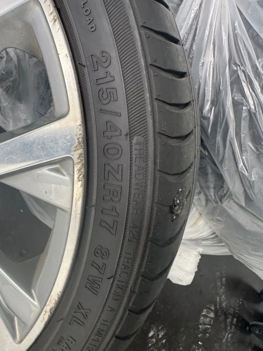 2055516 Dunlop, 2154017 Winrun - Image 3