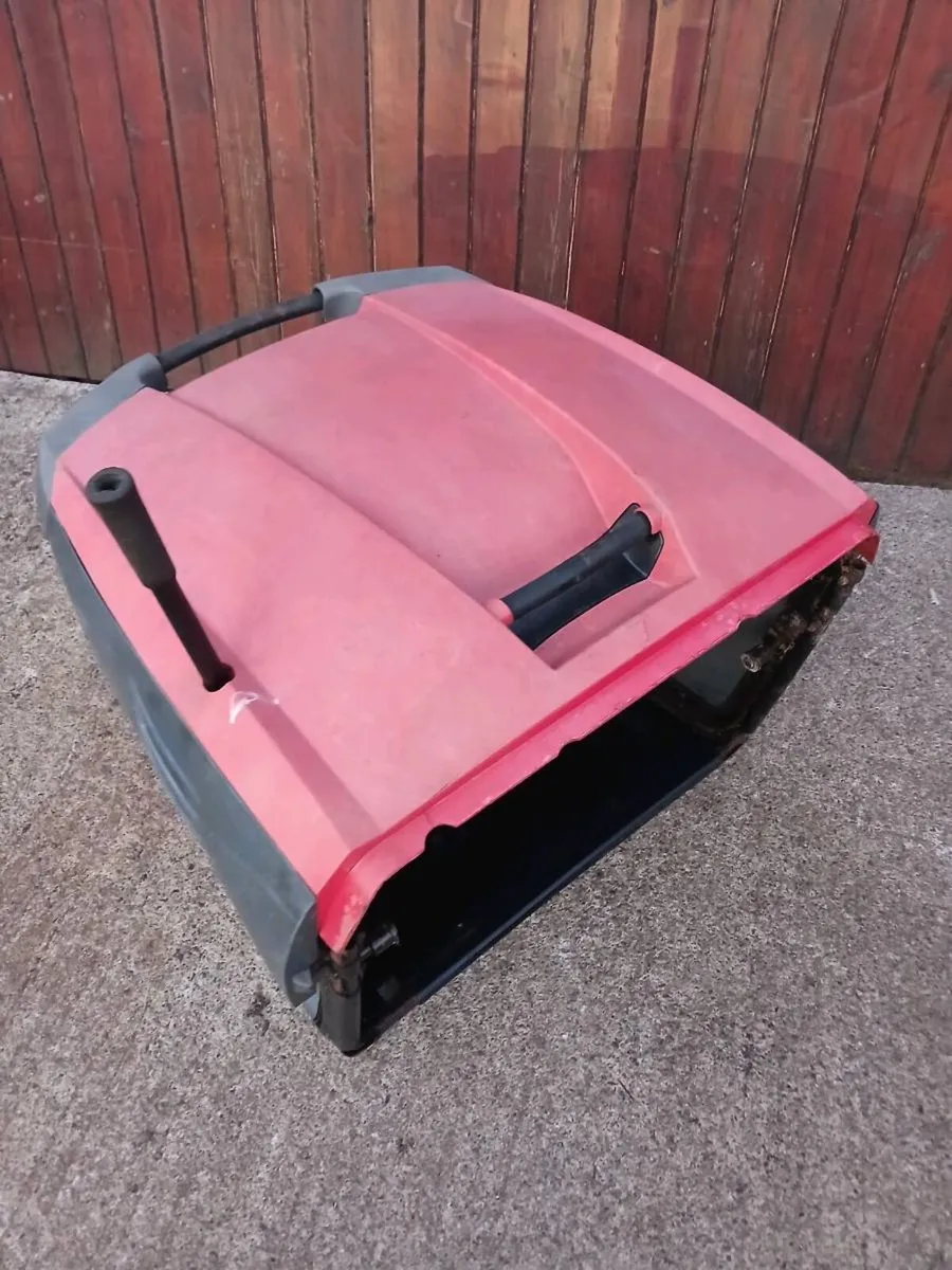 Electric tipping Grassbox of Castlegarden - Image 2