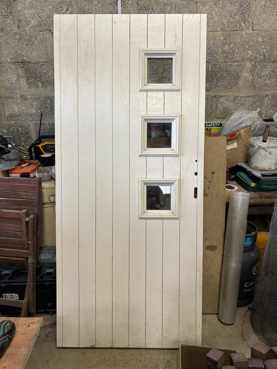 Front door - Image 2