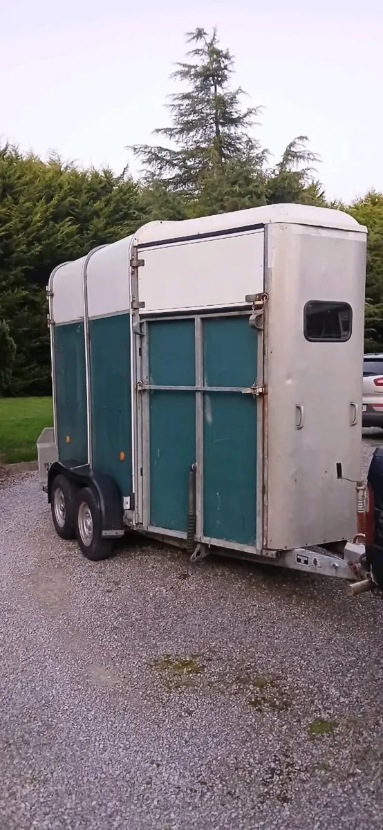 Ivor williams horse box - Image 1