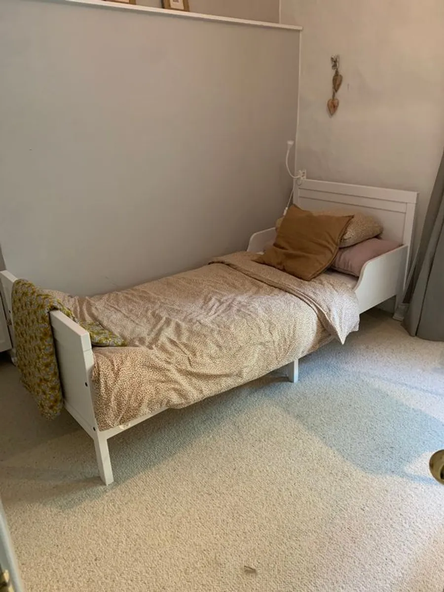 Childrens extendable single bed IKEA Sundvik - Image 3