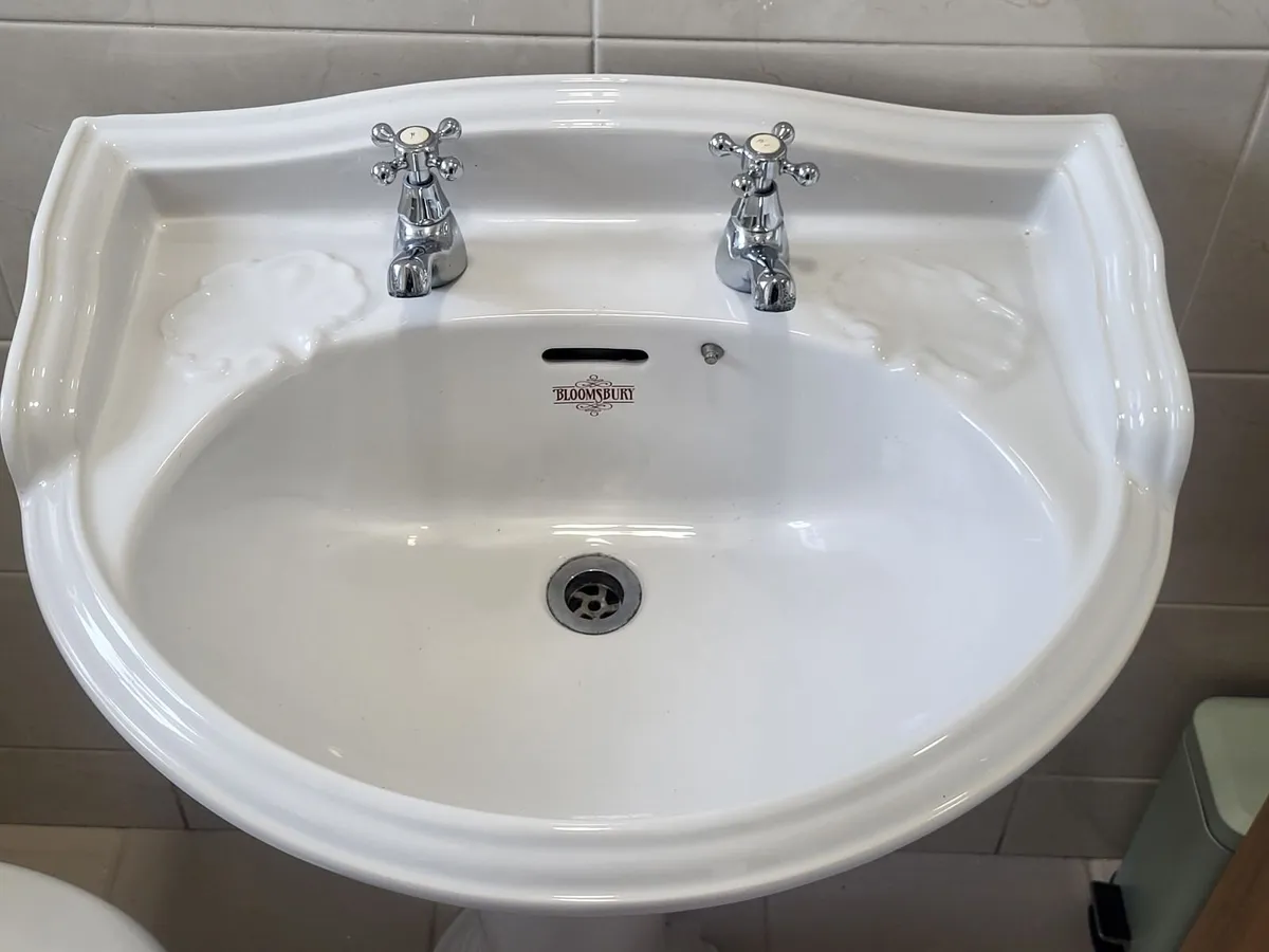 Bathroom Sink, Pedestal and Taps - Image 2