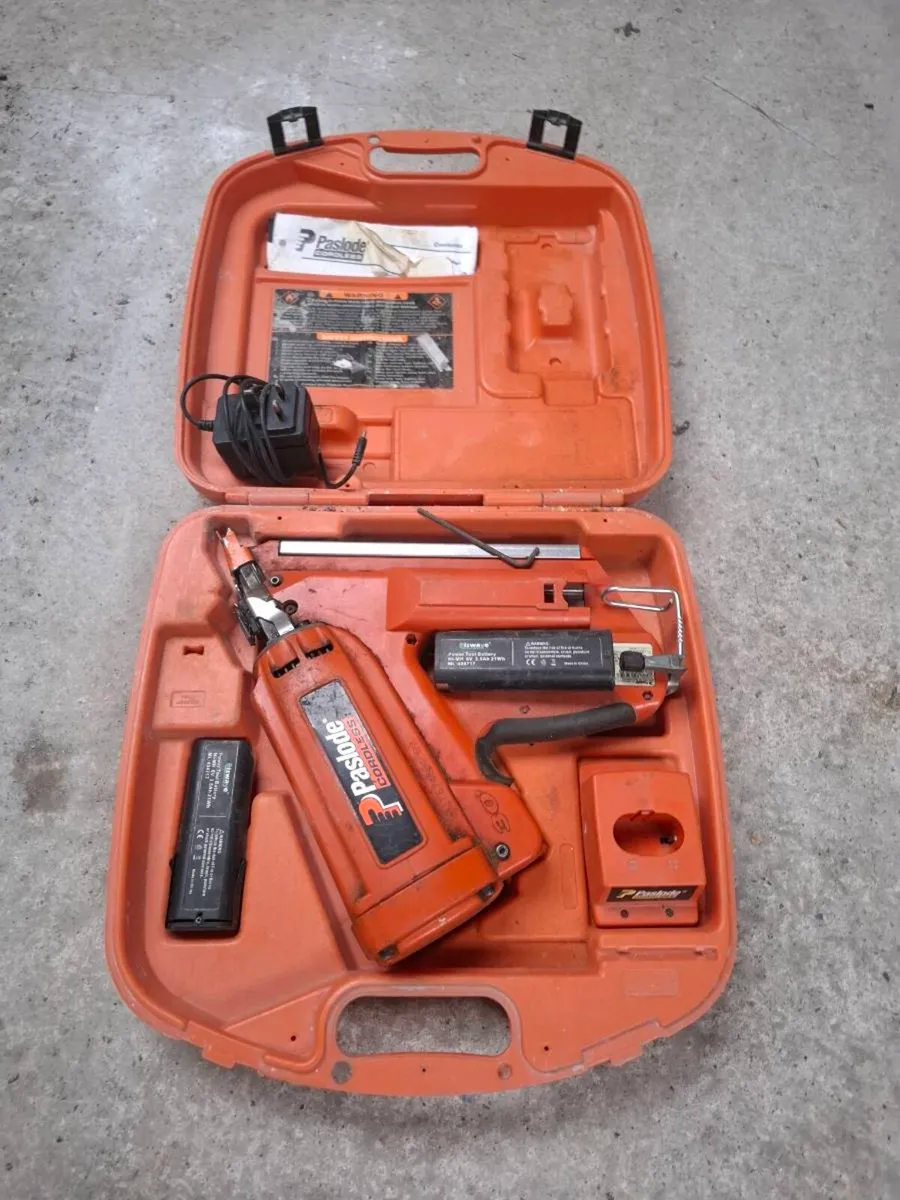 Paslode  nail gun - Image 1