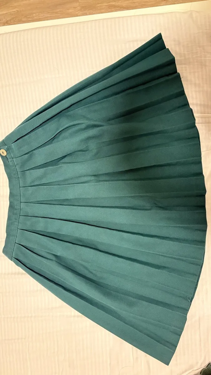 💚 Green Skirt for Sale  Size: 11–12 years - Image 3
