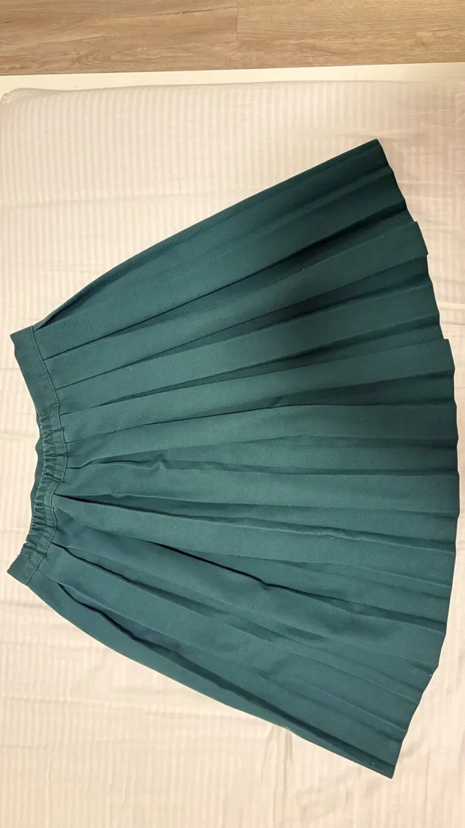 💚 Green Skirt for Sale  Size: 11–12 years - Image 2