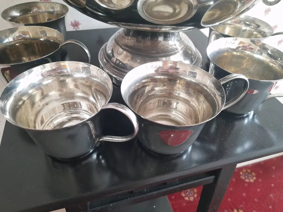 Silver-plated punch bowl and cups - Image 2