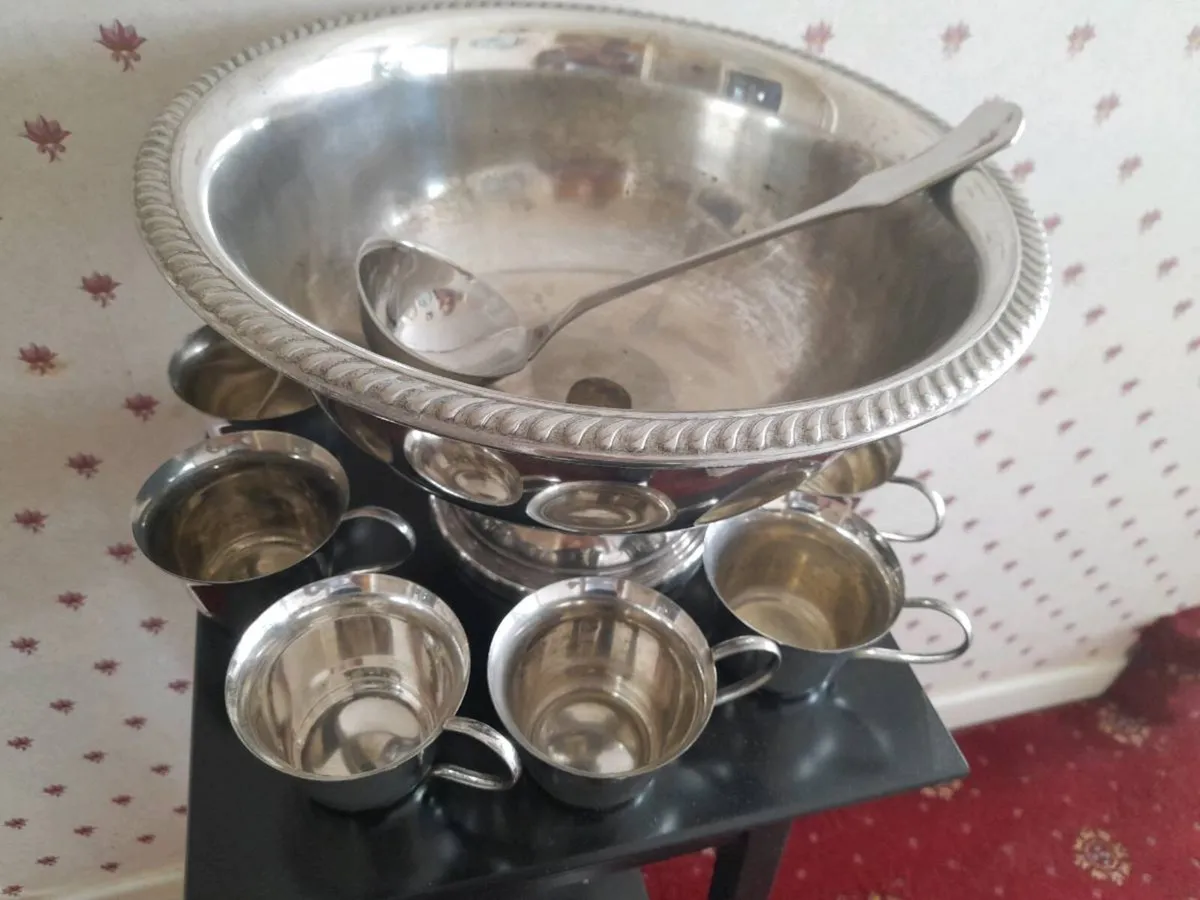 Silver-plated punch bowl and cups - Image 4