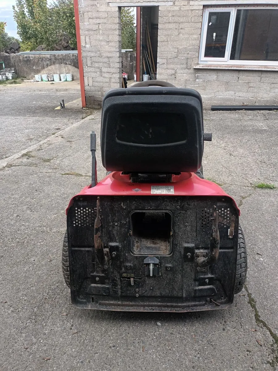 Castelgarden XT 180 HD Ride On Lawnmower - Image 3