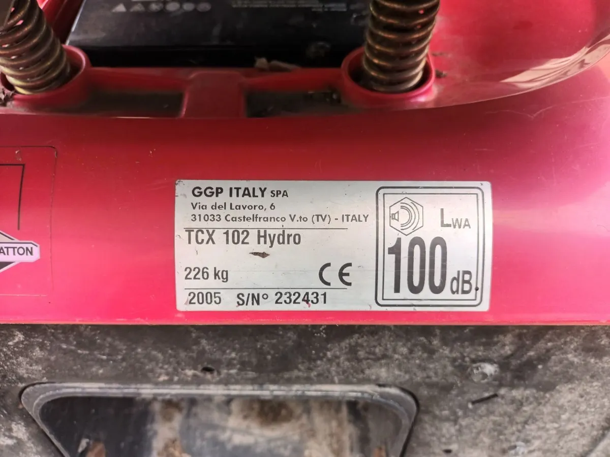 Castelgarden XT 180 HD Ride On Lawnmower - Image 4