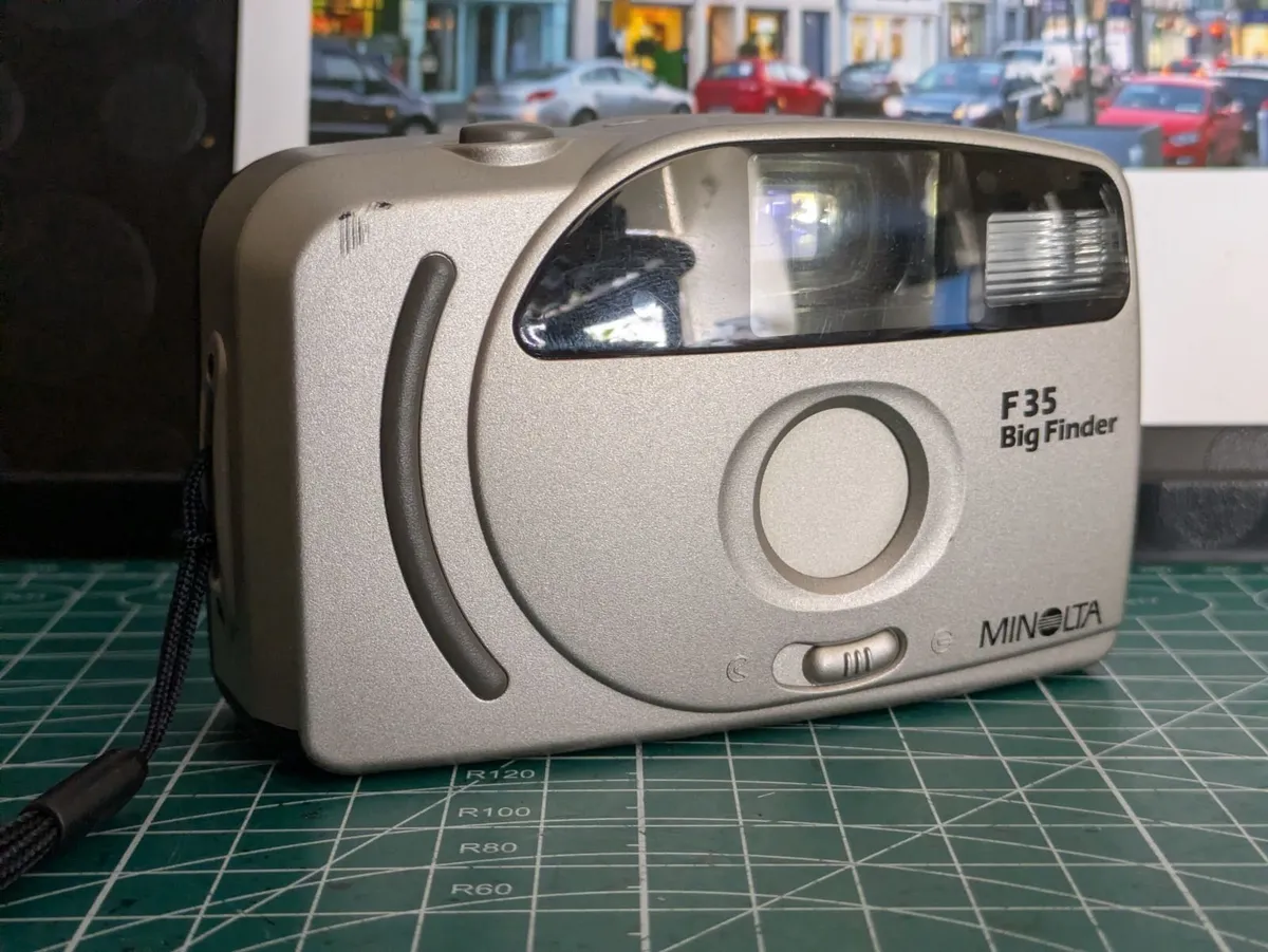 Minolta F35 film compact camera with 35mm lens - Image 2