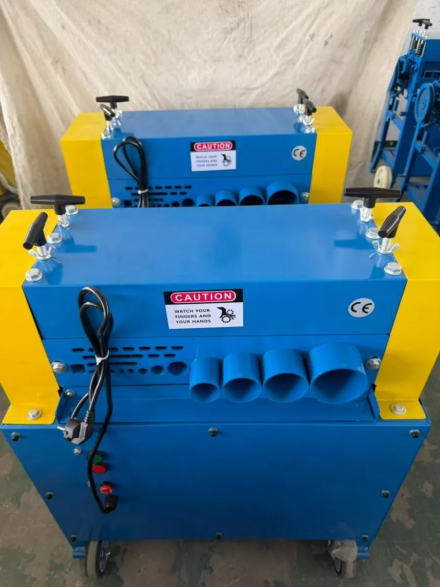 New wire stripping machine 220v 3 pin plug - Image 1
